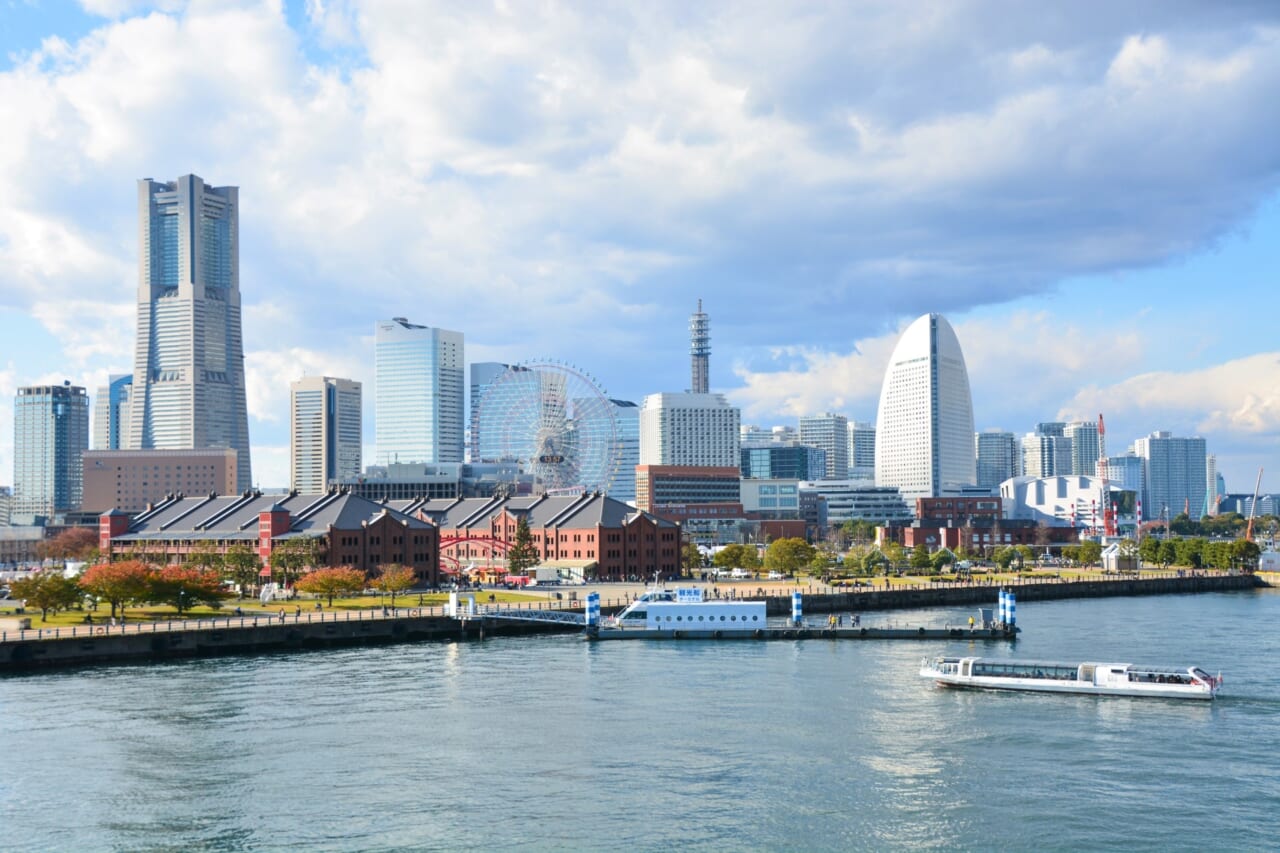 横浜赤レンガ倉庫海上で12k映像 海と空の境界展 を開催 横浜で暮らそう