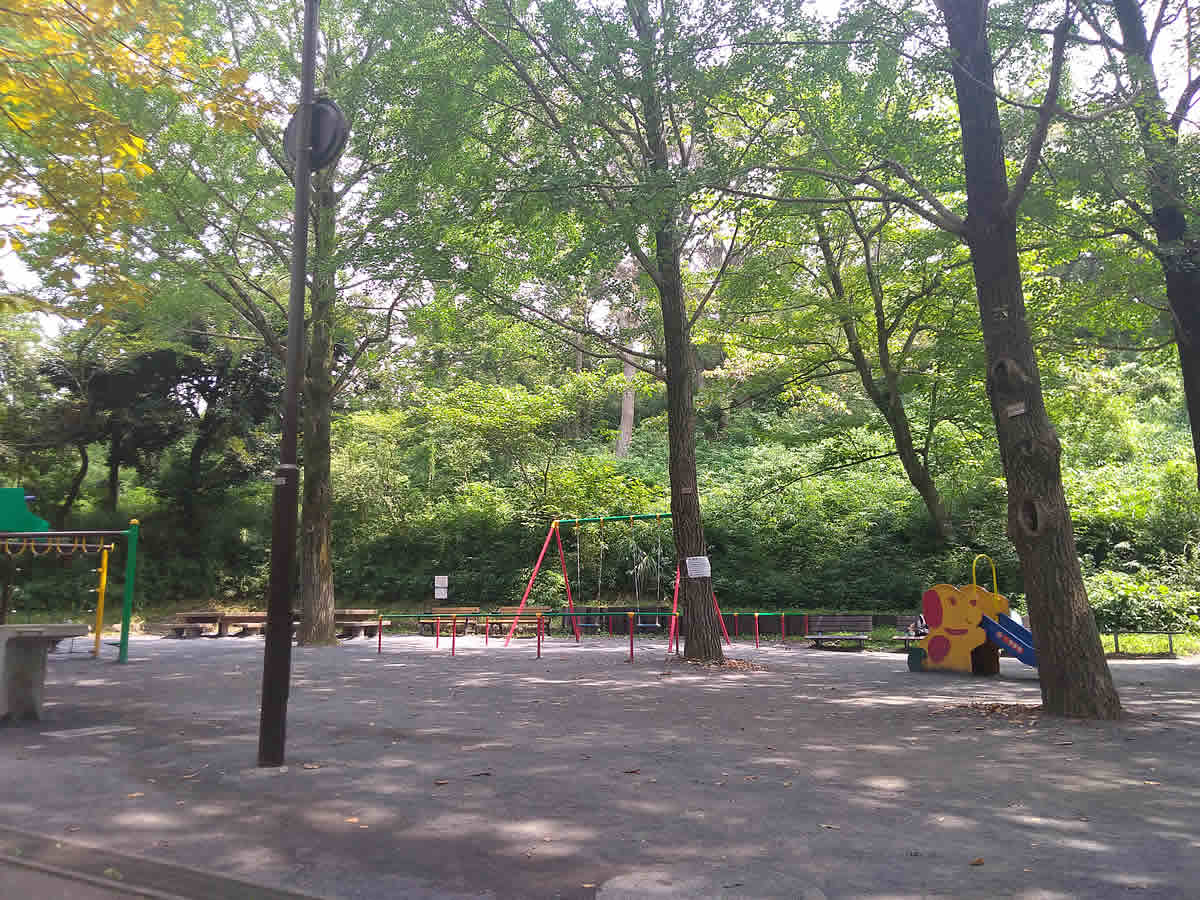 横浜市児童遊園地　遊具広場