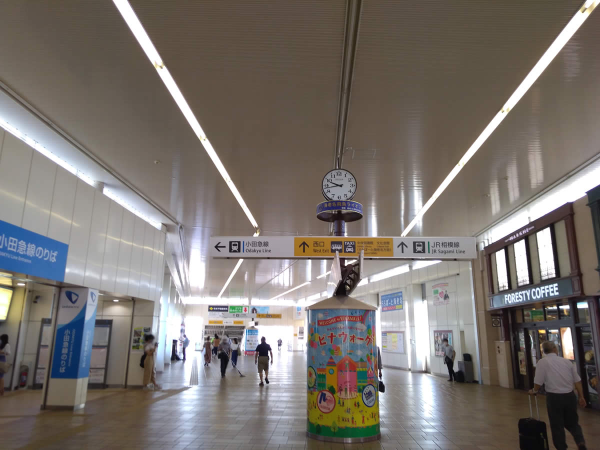 海老名駅　西口方面への通路