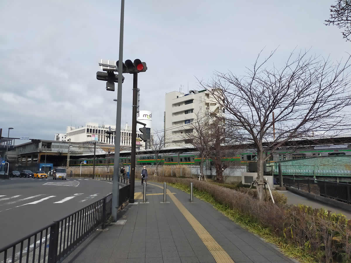 戸塚駅西口への入口
