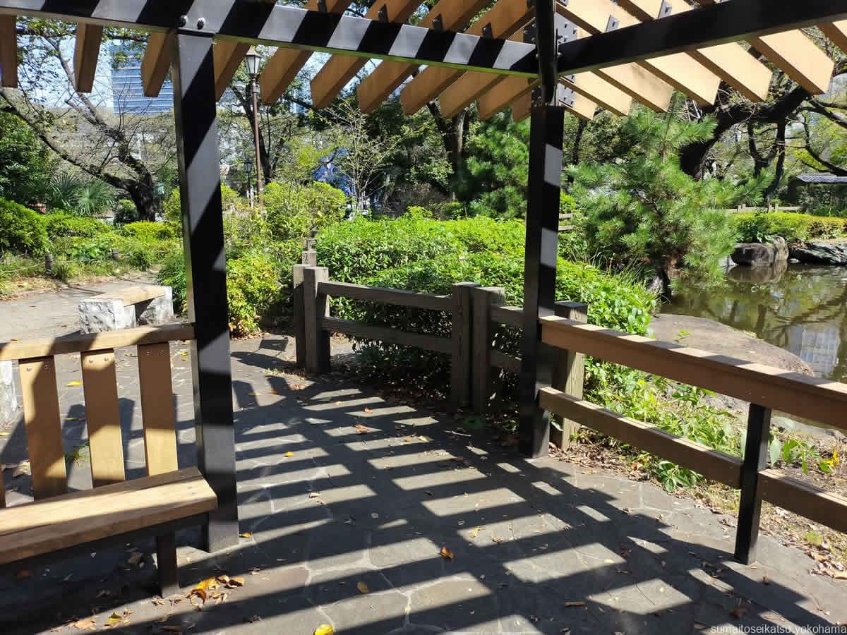 日本庭園　ベンチ