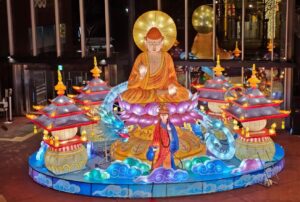 横浜春節祭2026 西遊記モチーフの巨大ランタンオブジェ