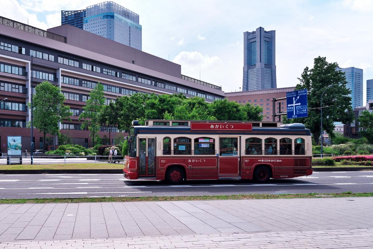 みなとみらい　あかいくつバスの写真